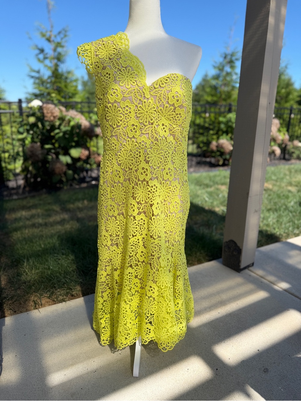 Karen Millen Neon Yellow One-Shoulder Lace Midi Dress